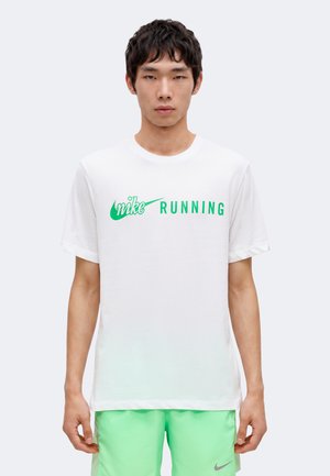 Nike Performance, TEE RUN DNA 2 - Camiseta deportiva - white/green spark