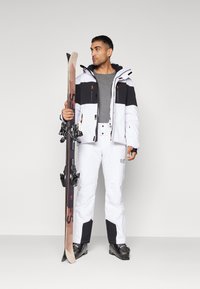 EA7 Emporio Armani KITZBUHEL PANT - Lyžiarske nohavice - white