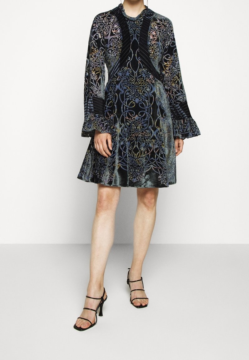 bcbgmaxazria cocktail dress Bcbgmaxazria Cocktail Dress