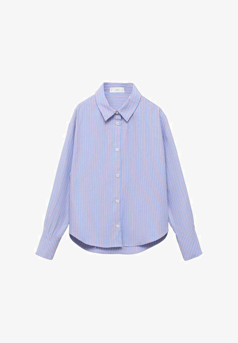 Svetlo modra srajca s kratkimi rokavi in vertikalnimi roza in belimi črtami, klasičen ovratnik, dolgi rokavi in zaobljen rob. Iz bombaža.