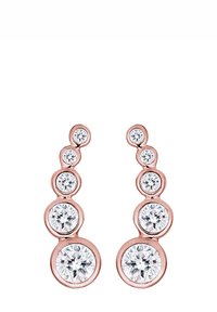 Pendientes de oro rosa con un diseño en cascada de pedrería redonda, clara y facetada, de tamaños variados desde pequeño a grande.