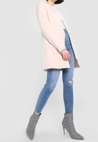 Object Manteau court - light pink