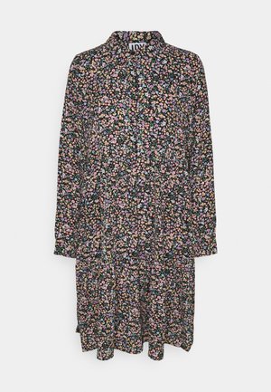 Robe à manches longues en tissu noir avec un imprimé floral coloré. Dotée d'un col avec col et d'une jupe à étages pour une coupe ample.