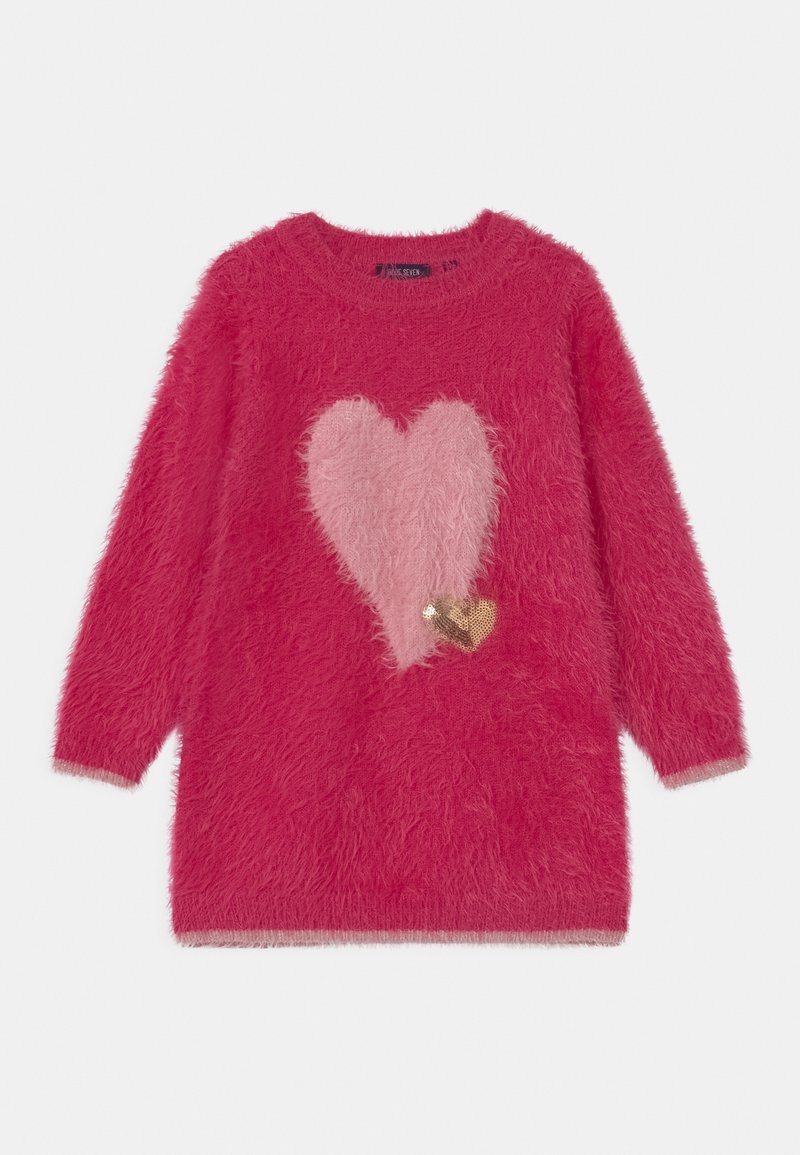 Pull rose doux à manches longues avec un grand cœur rose clair et un petit cœur doré à sequins sur le devant.
