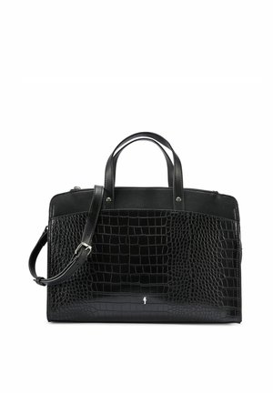 Czarna prostokątna torebka o fakturze krokodyla, z dwoma uchwytami i regulowanym paskiem na ramię na białym tle.