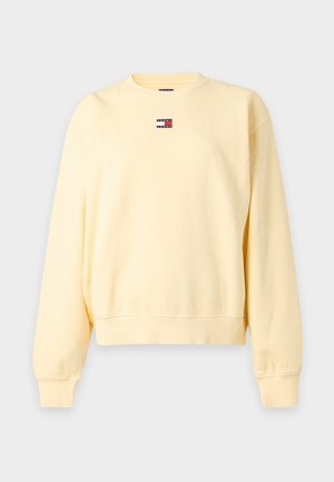 Tommy Jeans, BOXY BADGE CREW - Суитшърт - yellow