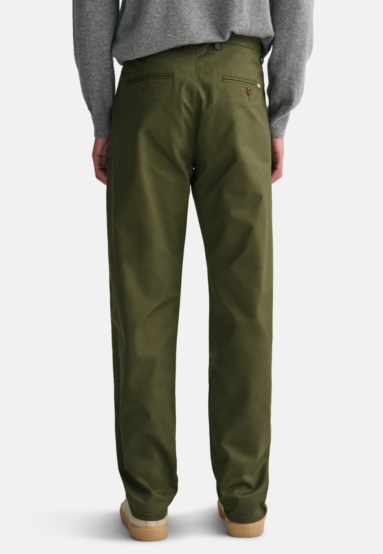 REGULAR FIT