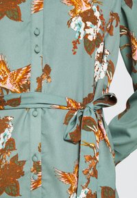 Vero Moda Robe chemise - green