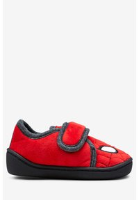Pantofole rosse in peluche con design trapuntato, dettagli grigi, cinturino in Velcro, suola nera e un particolare bianco circolare sulla punta.