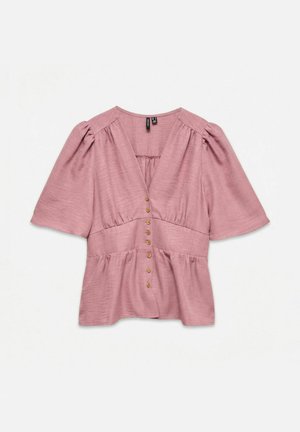 Blouse rose poudré à manches courtes avec col en V, taille froncée, boutons en bois sur le devant et épaules bouffantes.