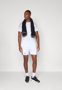 Endless SHORT STORM - Sports shorts - white/black