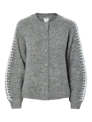 Cardigan en tricot gris avec un col rond, des boutons à l'avant et des accents blancs brodés le long des manches. Texture douce, coupe décontractée.