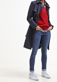 Zalando Essentials Vest - dark red