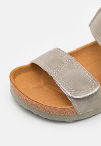 Gioseppo TREDEGAR UNISEX - Sandalias - piedra
