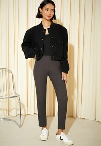 Friends Like These SCULPTING STRETCH - Kelnės - charcoal grey