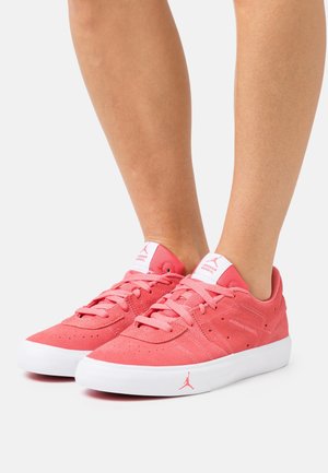 Jordan, Baskets basses - orange