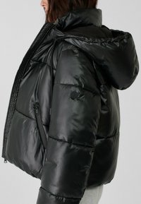 Stradivarius PUFFER - Zimska jakna - black