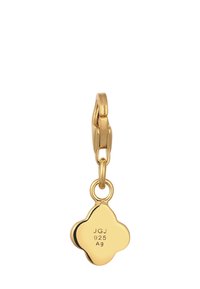 Guldtonet firkløver charm med lobster clasp, indgraveret med "JGJ 925 A9" på den glatte overflade.