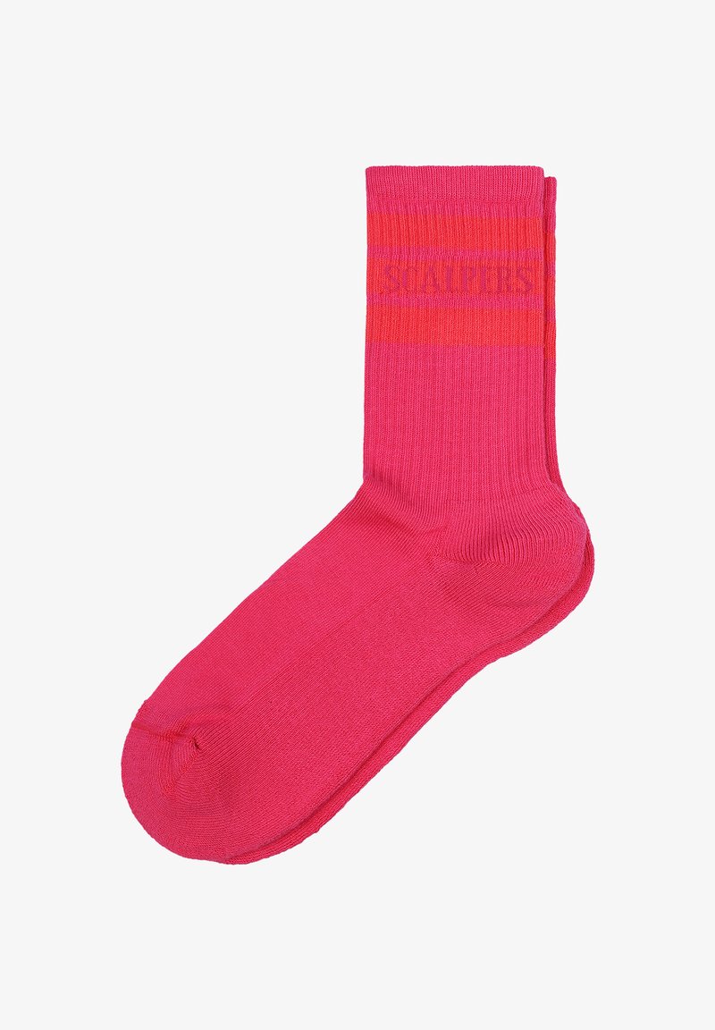 Calcetines rosas con una textura acanalada y franjas horizontales naranjas en contraste. Un lado presenta un logo en un tono de rosa ligeramente más oscuro.