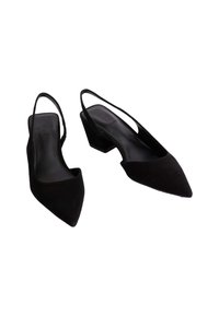 Décolleté slingback in suede nero con punta affusolata, dotate di tacco a blocco e texture liscia. Design minimalista con silhouette elegante.