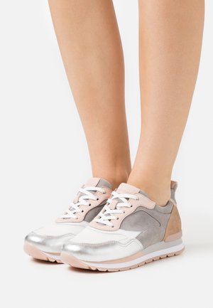 Sneakers laag - weiß/silber/grey