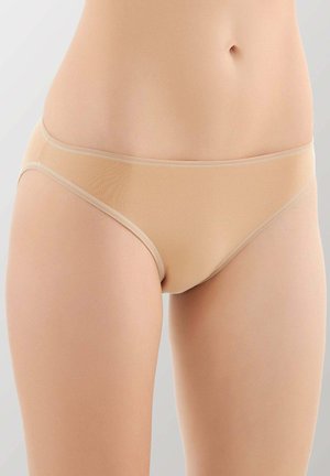 Slip bikini in misto cotone beige con texture liscia e cuciture minime. Presenta un taglio a vita bassa e una fascia elastica in vita per il massimo comfort.