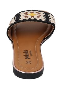 Sandalo aperto con cinturino intrecciato in tessuto nero, beige e marrone con motivo floreale, arricchito da un sottopiede liscio color nocciola e suola nera.