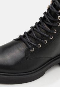 Steve Madden ZEKE - Bottines à lacets - black