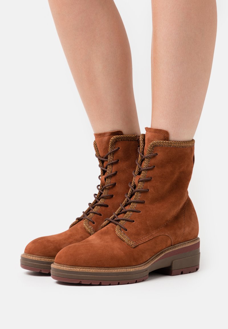 Tamaris Pure Relax BOOTS  - Platform ankle boots - rust