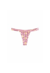Roze stringondergoed met een bloemenpatroon en gele en groene accenten. Zachte stof met een gerimpelde tailleband voor een decoratieve toets.