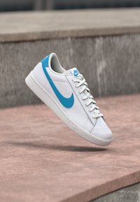 Δεν επιλέχθηκε, white/orion blue