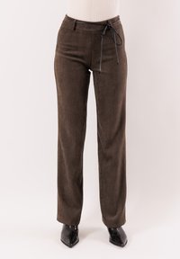 Selezionato, tortora