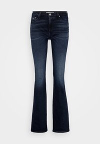 Jeans acampanados de mezclilla oscura con cintura media, diseño de cinco bolsillos y un ligero desvanecimiento. Presenta cierre de botón metálico y cremallera.