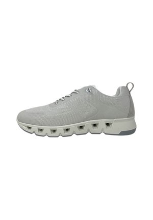 Scarpa da ginnastica atletica grigio chiaro con tomaia in mesh traspirante, chiusura con lacci e suola ventilata con evidenti ritagli geometrici.