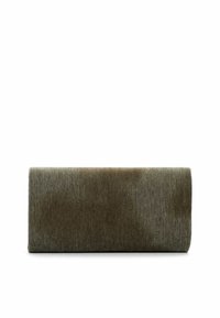 Clutch rettangolare realizzato in tessuto verde oliva texture, con una superficie liscia e sfumature sottili. Senza chiusure o decorazioni visibili.