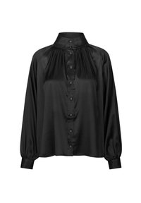 Blusa de satén negra con cuello alto, frente de botones y mangas largas abullonadas. Textura suave con un detalle de cuerpo fruncido.