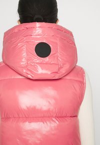 Save the duck Chaleco - pink