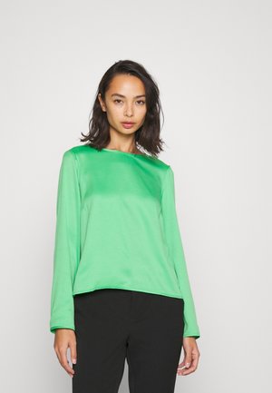 Vero Moda Petite VMESSI SHORT - Blusa - irish green