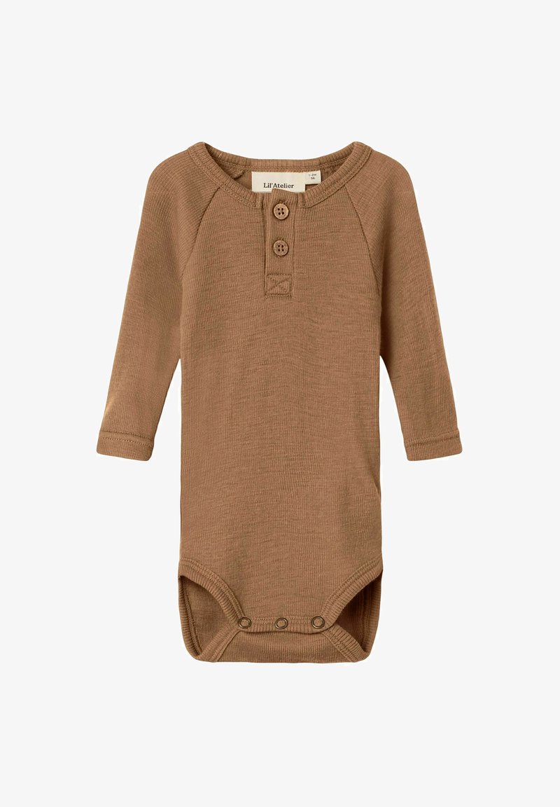 Ilgas rankoves rudos spalvos badišas su apvalia apykakle, trimis sagų užsegimu ir spaudimo uždarymu apačioje. Pagamintas iš minkštos medžiagos.