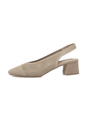 Zapato slingback beige de punto con puntera puntiaguda y tacón bajo de bloque, diseñado para uso casual o formal femenino.