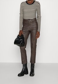 GAP Sweter