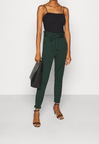 Vero Moda Tall Tygbyxor - grey