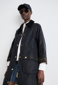 Barbour BEADNELL - Rövid kabát - navy/classic