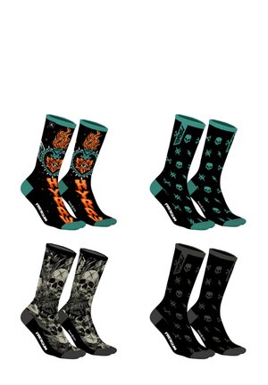 Quatre paires de chaussettes : noires avec des graphismes colorés, comprenant des cœurs, des crânes et des motifs ; fabriquées en matériau doux avec des bordures contrastées.