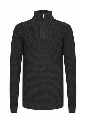 Donkergrijze gebreide trui met hoge kraag en halve rits. Heeft een ribbelstructuur en lange mouwen. Eenvoudig, modern ontwerp.