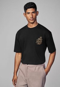 Next T-shirts print - black