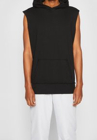 Urban Classics Triko s potiskem - black