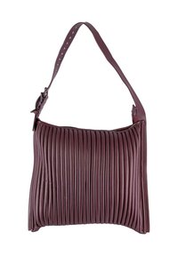 Borsa in pelle bordeaux a plisse con una sola tracolla regolabile, caratterizzata da una superficie liscia e una leggera lucentezza. Accentuata da dettagli in metallo.