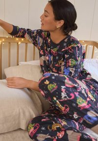 Next COSY LONG SLEEVE REGULAR FIT SET - Nattøj sæt - navy blue animals