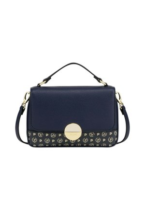 Borsa blu navy con chiusura in oro, manico superiore, tracolla regolabile e base decorata con lettere "P" ripetute in beige.